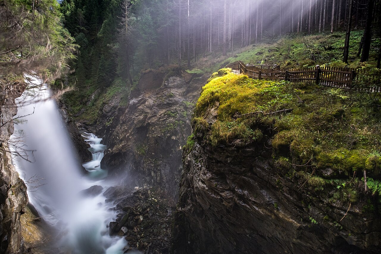 Reinbach Waterfalls + Fly-Line